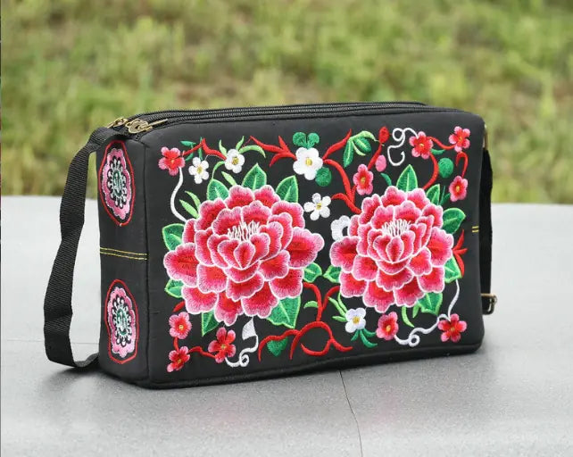 Embroidered Vintage Canvas Bag for Casual Use