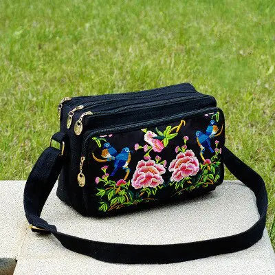 Embroidered Vintage Canvas Bag for Casual Use