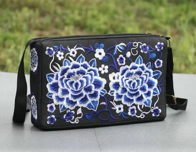 Embroidered Vintage Canvas Bag for Casual Use
