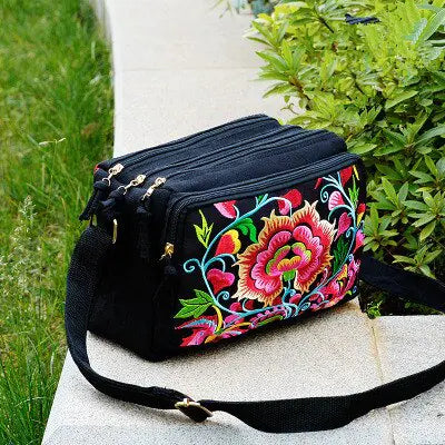 Embroidered Vintage Canvas Bag for Casual Use